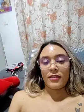 TaraaHot online show from 03.23.25