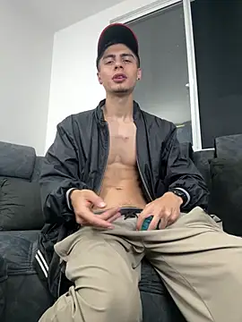 Stiven CL online show from 02.23.25