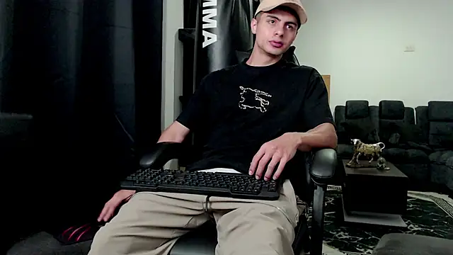 Stiven CL online show from 11.24.25