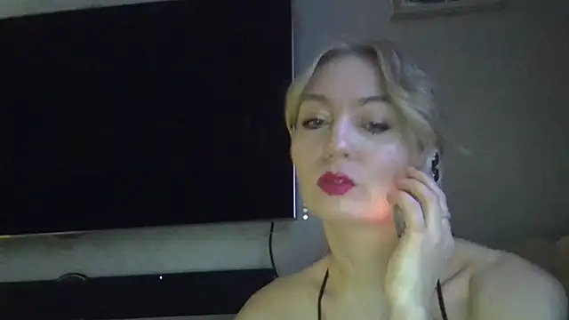 ZarinaSwift online show from 12.20.24