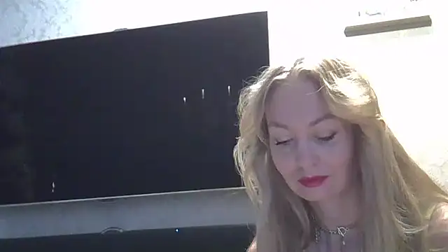 ZarinaSwift online show from 12.24.24