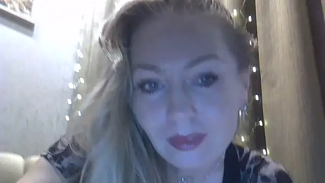 ZarinaSwift online show from 11.20.25