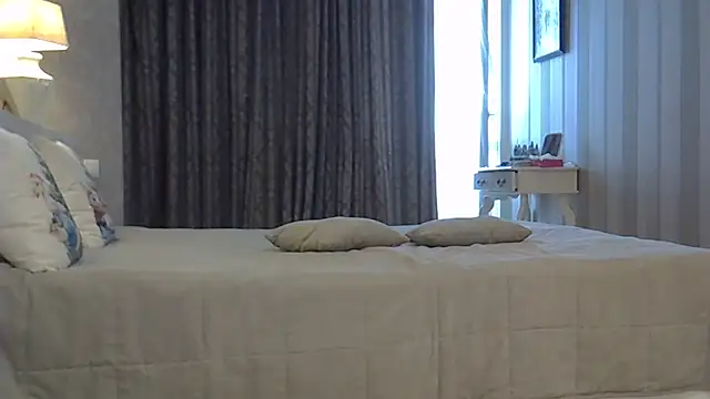 ZarinaSwift online show from 03.10.26