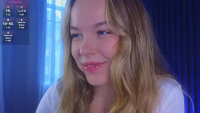 Snapshot of milly_shy chatting on 10.28.25 milly shy online show from 10.28.25