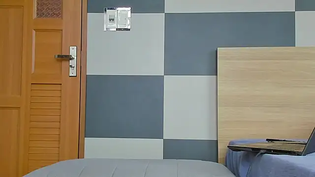 Kiera Thomas online show from 11.02.25