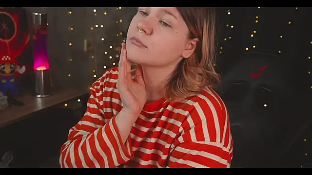 Snapshot of cuteamberlyyy chatting on 12.24.24 cuteamberlyyy online show from 12.24.24
