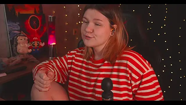 Snapshot of cuteamberlyyy chatting on 12.29.24 cuteamberlyyy online show from 12.29.24