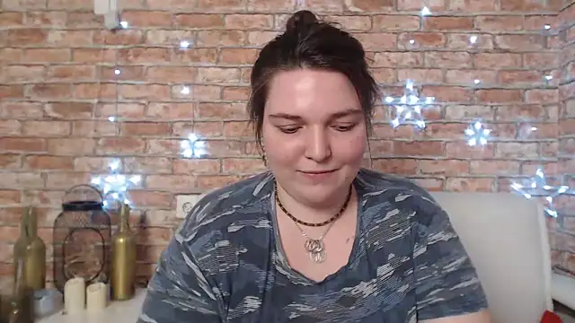 Amelia Kiss  online show from 01.25.25