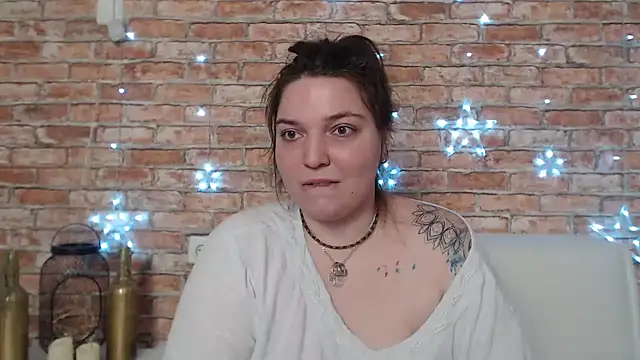 Amelia Kiss  online show from 02.05.25