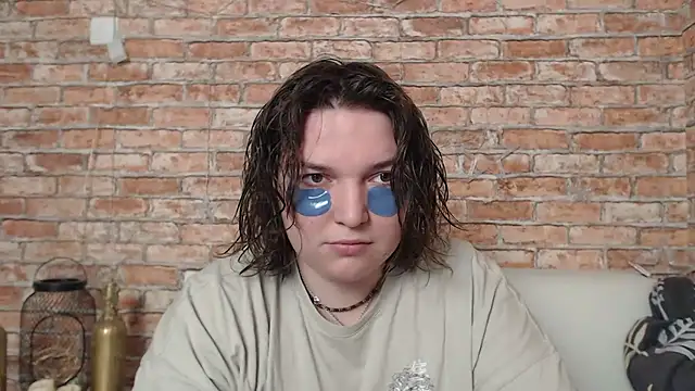 Amelia Kiss  online show from 02.12.25