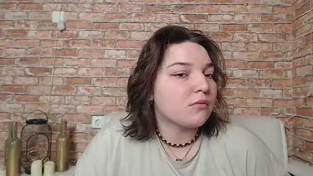 Amelia Kiss  online show from 02.25.25