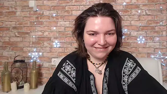Amelia Kiss  online show from 03.13.25