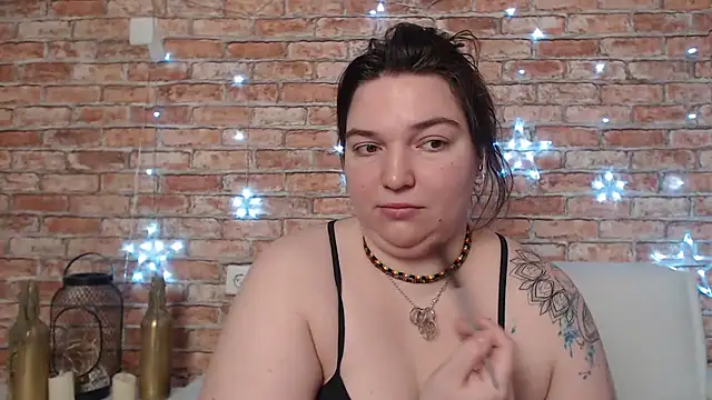 Amelia Kiss  online show from 03.19.25