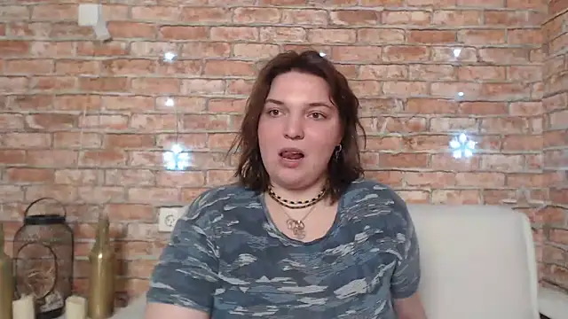 Amelia Kiss  online show from 03.20.25