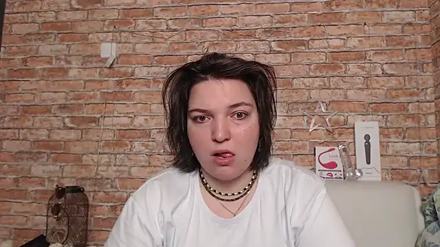 Amelia Kiss  online show from 09.20.25