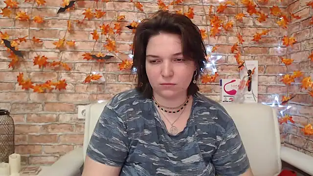 Amelia Kiss  online show from 10.31.25