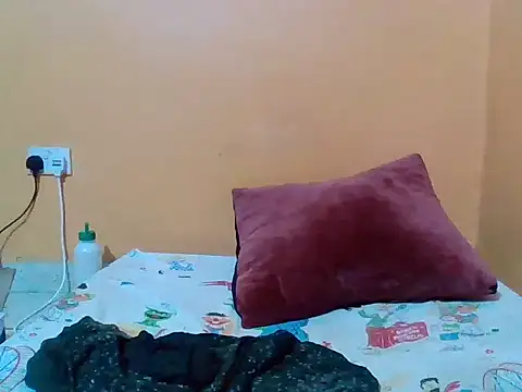 Snapshot of Prettyblackgal chatting on 10.11.25 Prettyblackgal online show from 10.11.25