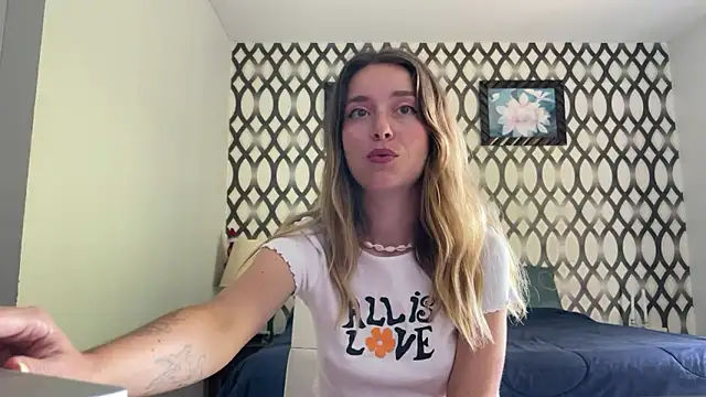 SirenaBelle online show from 01.19.25