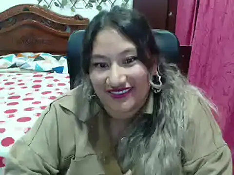 Snapshot of EmilyLove1014 chatting on 12.27.24 EmilyLove1014 online show from 12.27.24