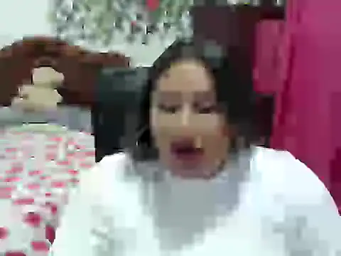 Snapshot of EmilyLove1014 chatting on 01.01.25 EmilyLove1014 online show from 01.01.25