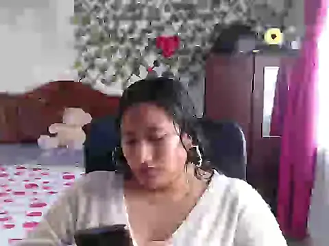 Snapshot of EmilyLove1014 chatting on 01.03.25 EmilyLove1014 online show from 01.03.25