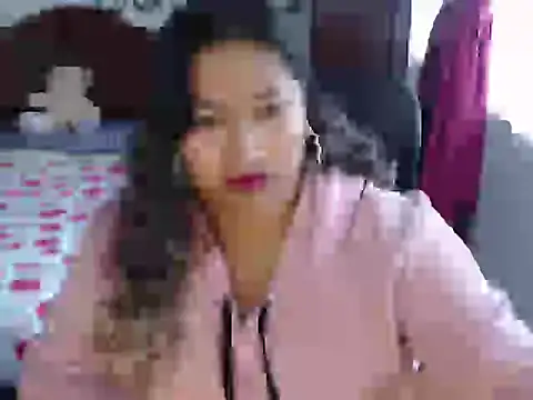 Snapshot of EmilyLove1014 chatting on 01.05.25 EmilyLove1014 online show from 01.05.25