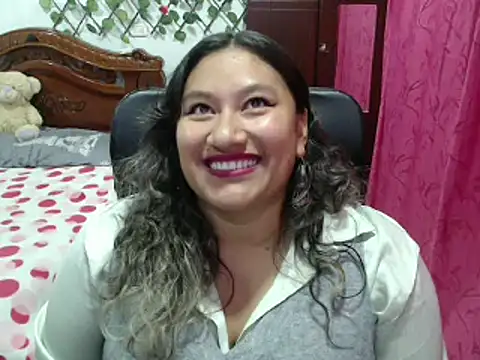 Snapshot of EmilyLove1014 chatting on 01.10.25 EmilyLove1014 online show from 01.10.25