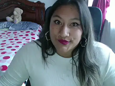 Snapshot of EmilyLove1014 chatting on 01.11.25 EmilyLove1014 online show from 01.11.25