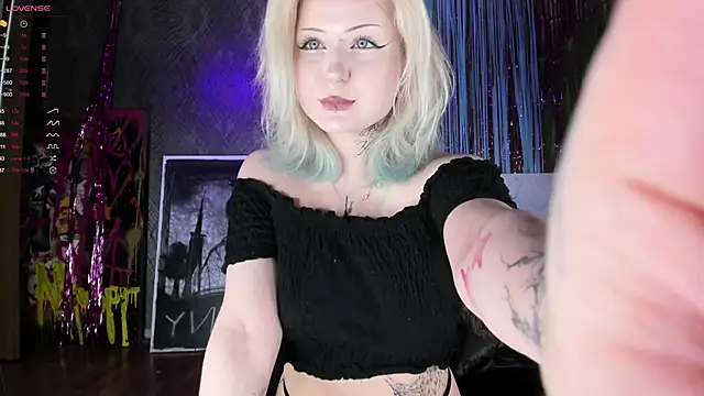 Snapshot of little_grinch666 chatting on 12.25.24 little grinch666 online show from 12.25.24