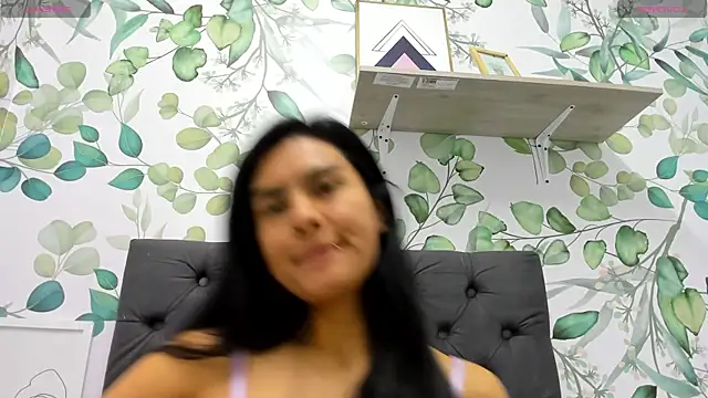 atilanadiaz7 online show from 02.27.25