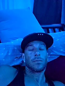 Snapshot of Twin2222 chatting on 09.22.25 Twin2222 online show from 09.22.25