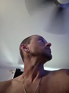 Snapshot of Twin2222 chatting on 09.22.25 Twin2222 online show from 09.22.25