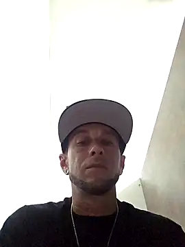 Snapshot of Twin2222 chatting on 09.30.25 Twin2222 online show from 09.30.25