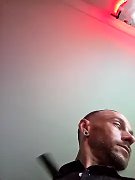 Snapshot of Twin2222 chatting on 11.15.25 Twin2222 online show from 11.15.25