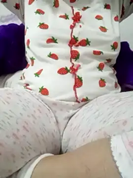 Snapshot of Bombamom chatting on 03.04.26 Bombamom online show from 03.04.26