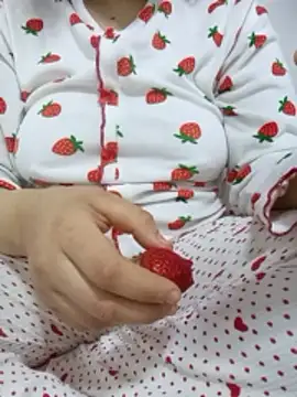 Snapshot of Bombamom chatting on 03.07.26 Bombamom online show from 03.07.26