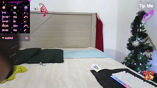 ElisaBoyer online show from 01.01.25