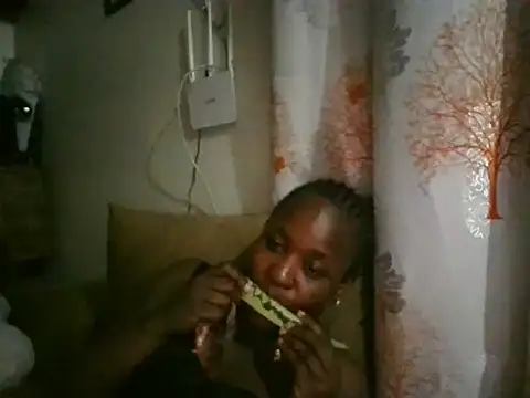 Snapshot of Sonnia_ chatting on 01.23.25 Sonnia online show from 01.23.25