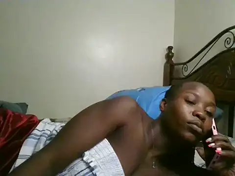 Snapshot of Sonnia_ chatting on 02.26.25 Sonnia online show from 02.26.25