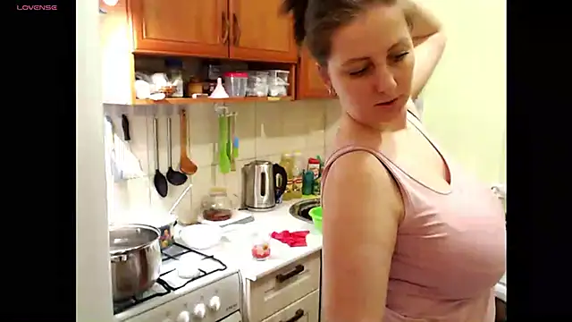 Sakura Green online show from 03.17.25