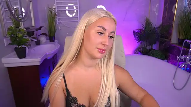 Snapshot of LiaBrazzerr chatting on 06.21.26 LiaBrazzerr online show from 06.21.26