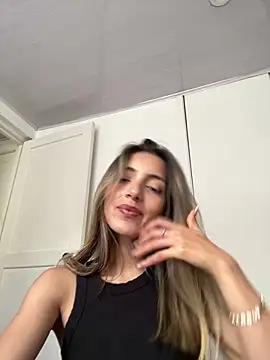 IsadoraGalle  online show from 04.24.26