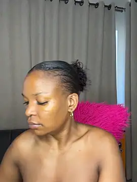 Snapshot of slimcateee chatting on 05.15.26 slimcateee online show from 05.15.26