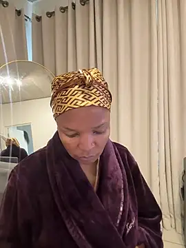 Snapshot of slimcateee chatting on 05.19.26 slimcateee online show from 05.19.26