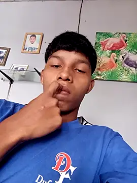 Snapshot of brayanffff chatting on 10.28.25 brayanffff online show from 10.28.25