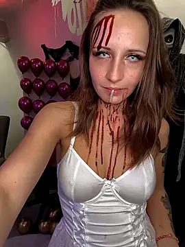 Snapshot of emma4xxx chatting on 10.31.25 emma4xxx online show from 10.31.25