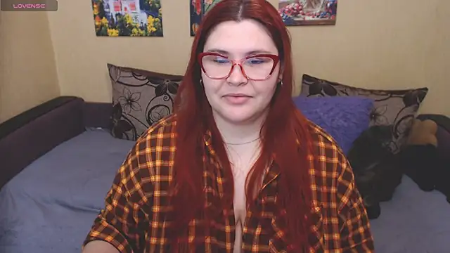 JuliaKeln online show from 04.22.26