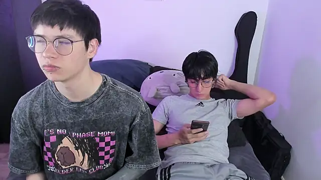 Snapshot of Aventure_Twinks chatting on 01.05.26 Aventure Twinks online show from 01.05.26