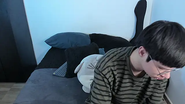 Snapshot of Aventure_Twinks chatting on 01.10.26 Aventure Twinks online show from 01.10.26