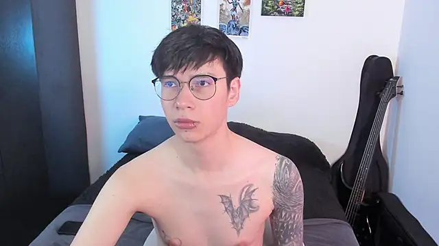 Snapshot of Aventure_Twinks chatting on 06.16.26 Aventure Twinks online show from 06.16.26